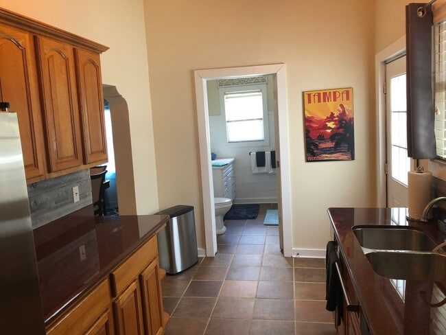 Building Photo - Historic Ybor City Bungalow