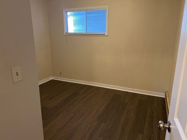 Building Photo - 2bd / 1bth