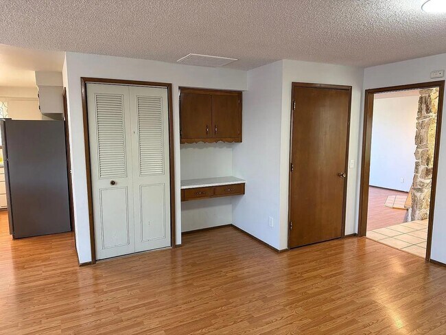 Building Photo - 1422 Lawnridge Ave
