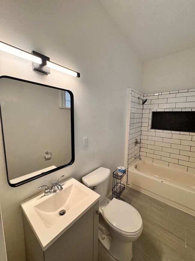 Building Photo - 310 Marshall Ave