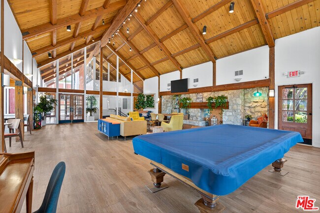 Building Photo - 6305 Green Valley Cir