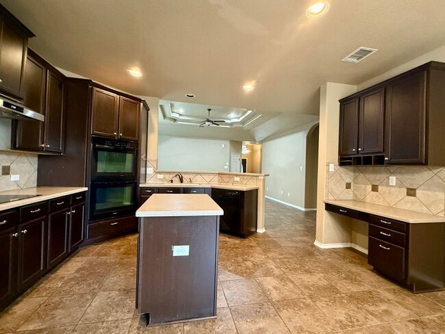 Building Photo - 8018 Grissom Crest