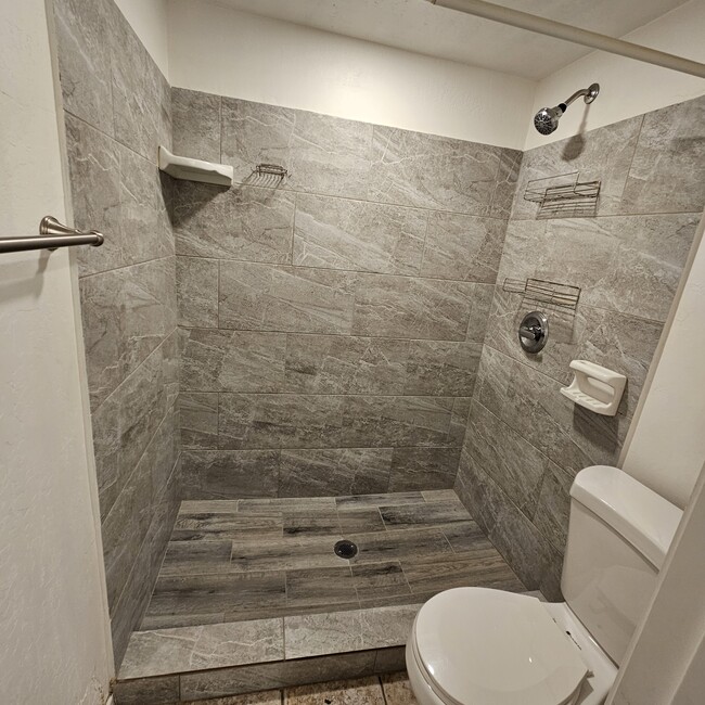 Building Photo - 420 S Terry Ln