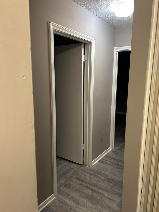 Building Photo - 3635 Chesterwood Dr