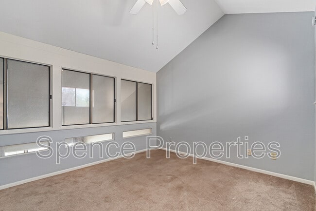 Building Photo - 300 Yacht Club Dr