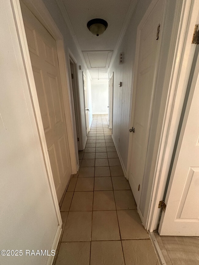 Building Photo - 210 French Ct