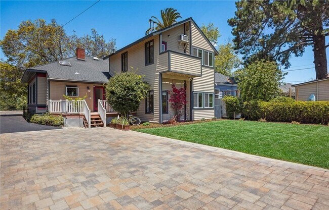 Building Photo - 1263 Pismo St