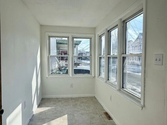Building Photo - 87 W Harmony St