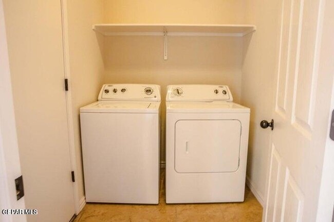 Building Photo - 2912 Pino Seco Pl