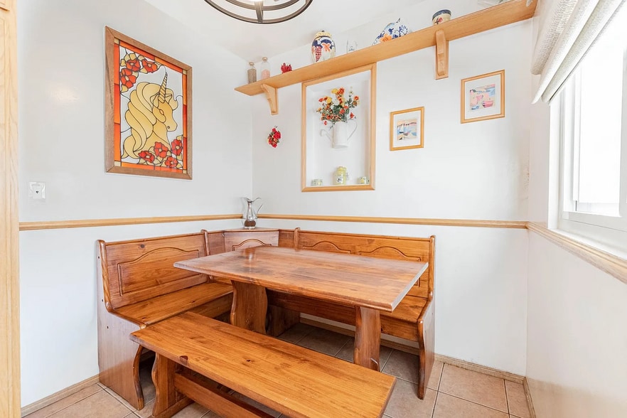 Building Photo - 2120 N Valley St