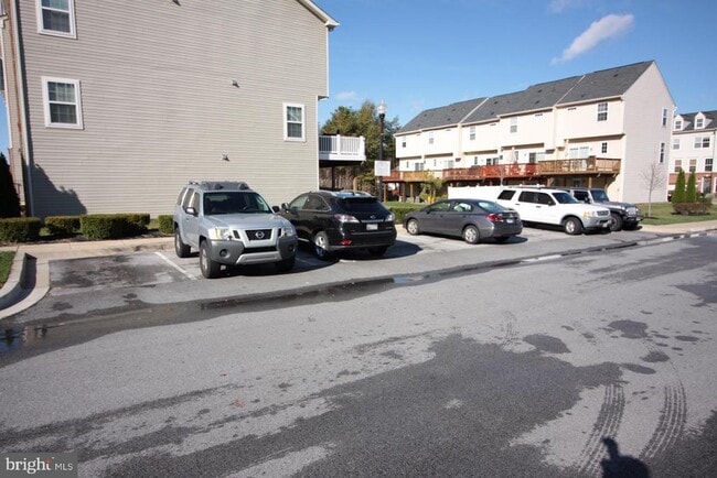 Building Photo - 7349 Mockingbird Cir