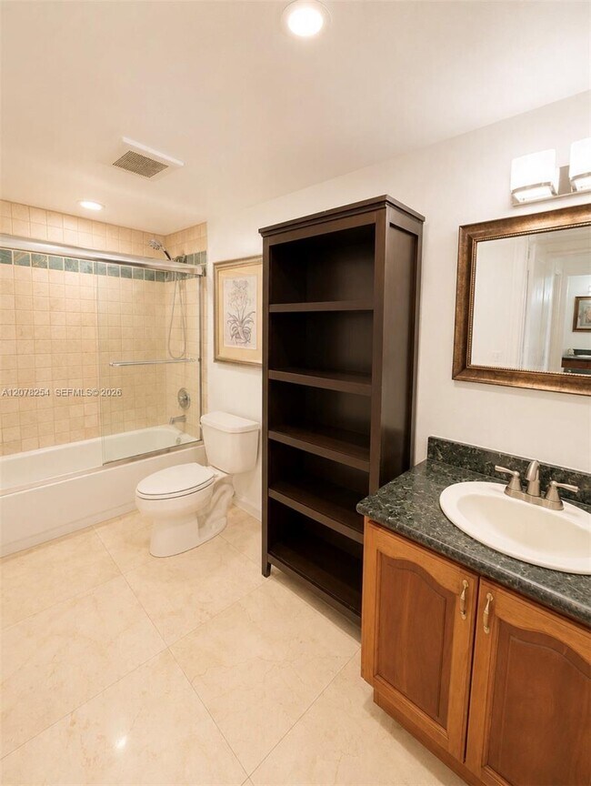 Building Photo - 2500 Parkview Dr
