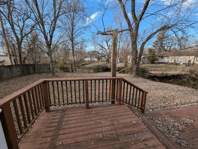 Building Photo - Glen Garry Goregeous - Section 8 Friendly!