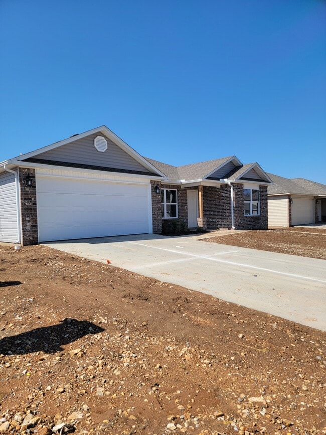 Building Photo - 1741 Hermitage Dr