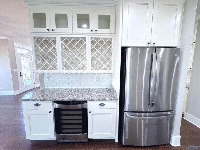 Building Photo - 1 Sylvias Wy