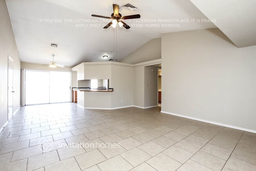 Building Photo - 5704 W Villa Theresa Dr