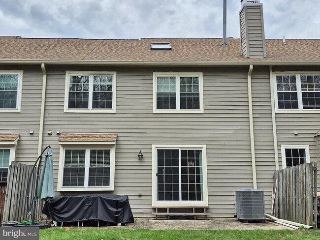 Building Photo - 262 Tulip Tree Ct