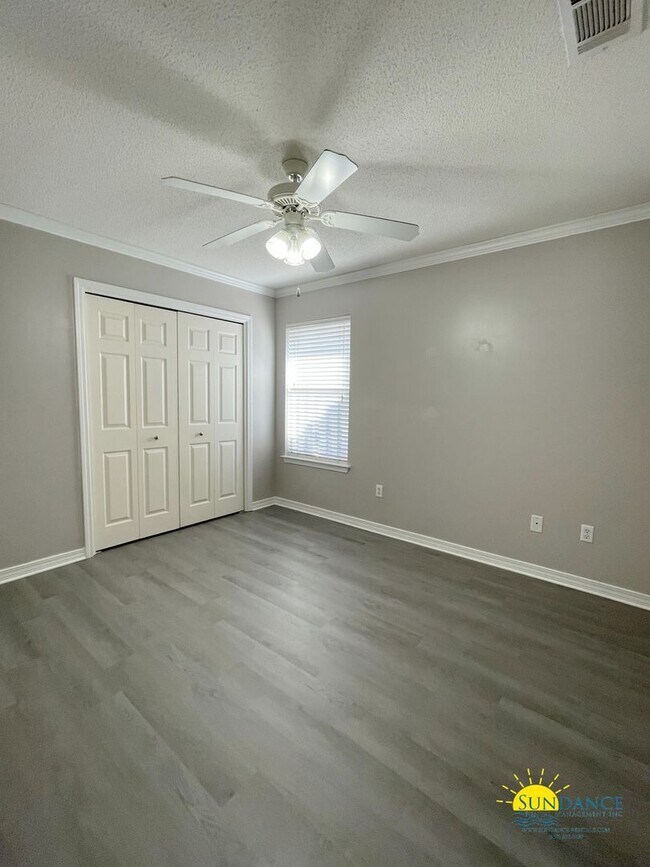 Building Photo - Charming 3 Bedrooms Home in Shalimar!