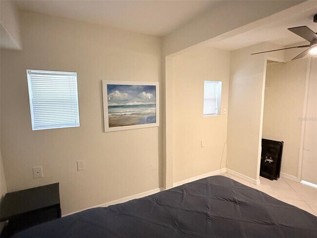 Building Photo - 707 40th St W