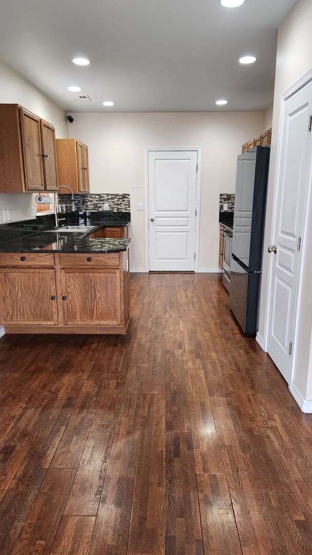 Building Photo - 3bed 2.5 bath house near Park Orchard School