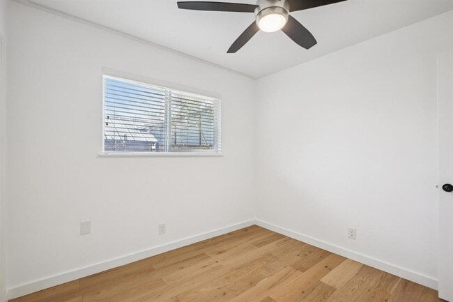 Building Photo - 7205 Twisted Oaks Dr