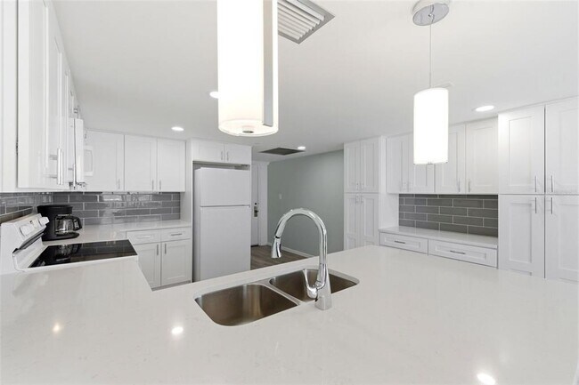 Building Photo - 17408 Gulf Blvd