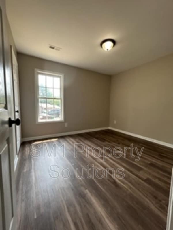 Building Photo - 127 Thomas St