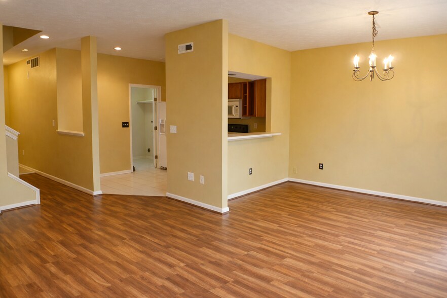 Building Photo - 3580 Sequoia Dr