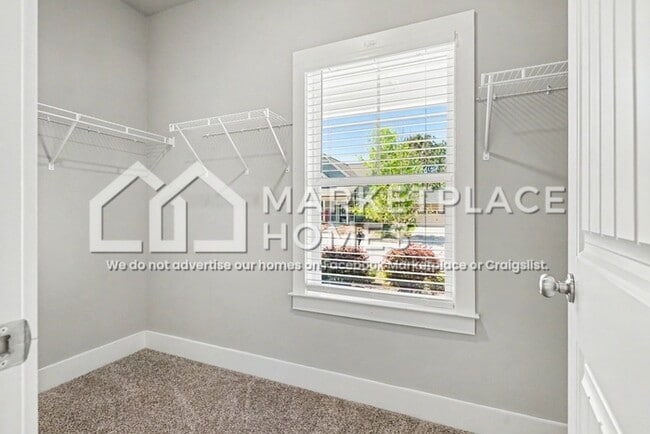 Building Photo - 225 Melba Ln