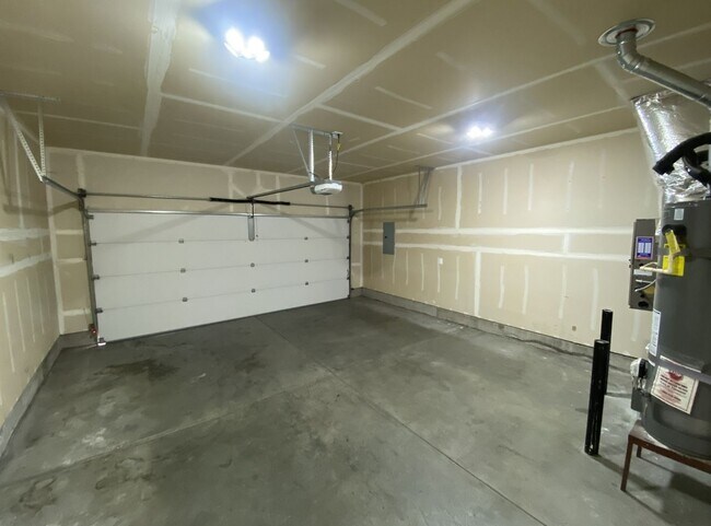 Building Photo - 3 Bedroom Home on Cul-De-Sac for Rent!
