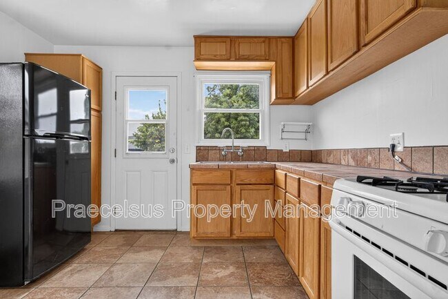 Building Photo - 626 Brightwood Ave