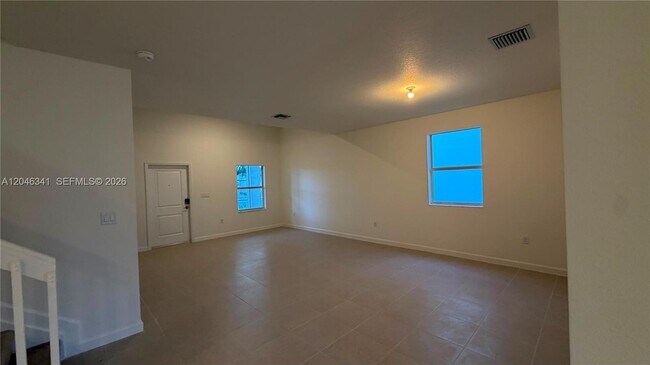 Building Photo - 2475 SE 29th St