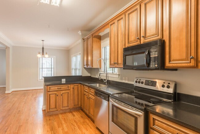 Building Photo - 3 bedroom home in Jefferson Heights