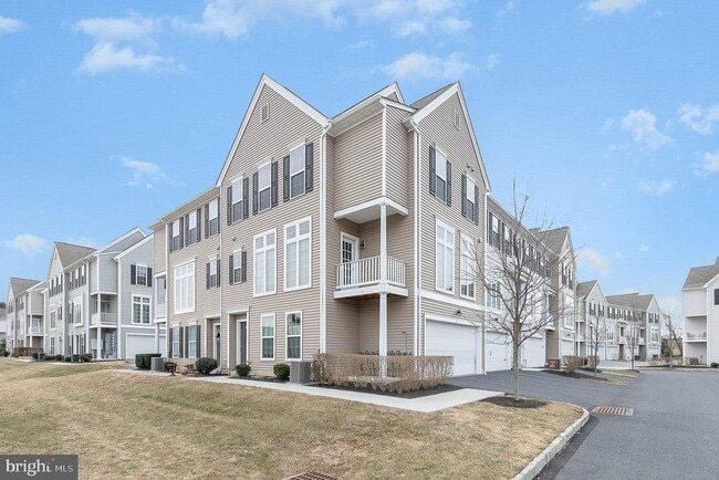 Building Photo - 3038 Meridian Cmns