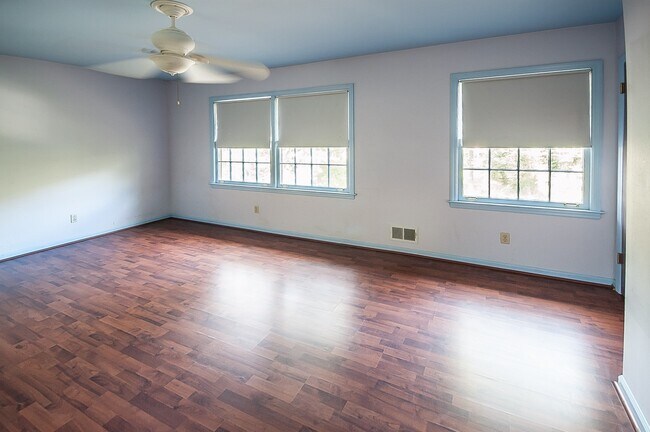 Building Photo - 4682 Sharon Valley Ct