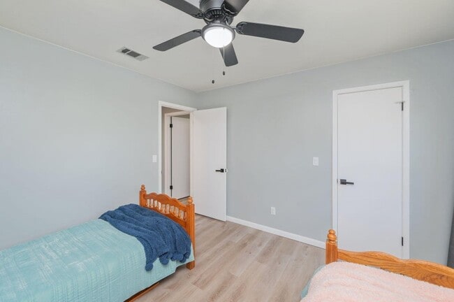 Building Photo - 512 Samana Way
