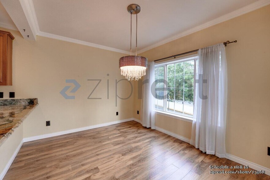 Building Photo - Unit D113