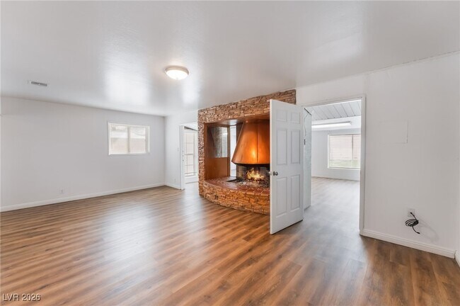 Building Photo - 1109 Tumbleweed Ave