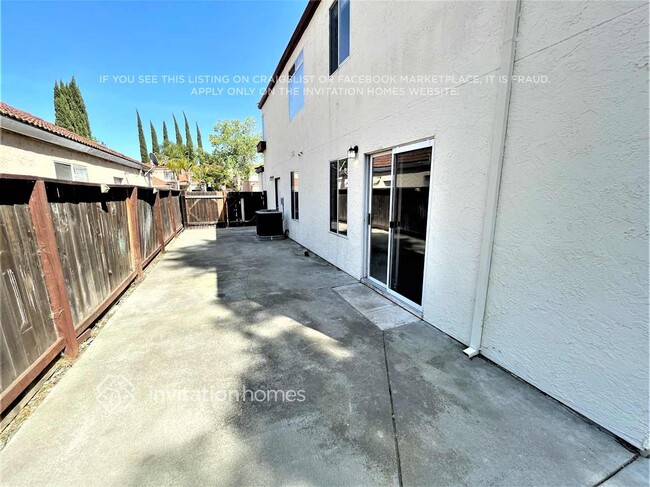 Building Photo - 4520 Pampas Cir