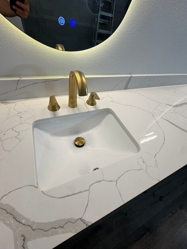 Building Photo - 2710 Hullsmith Dr