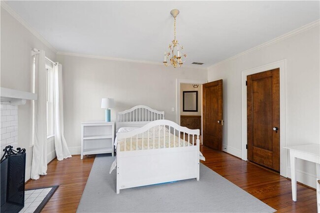 Building Photo - 979 Springdale Rd NE