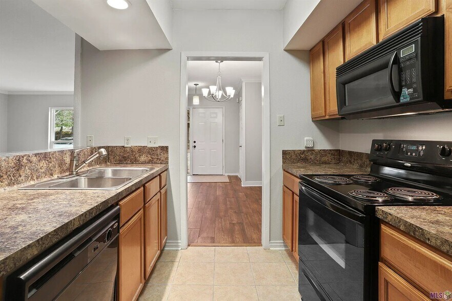 Building Photo - 8155 Jefferson Hwy