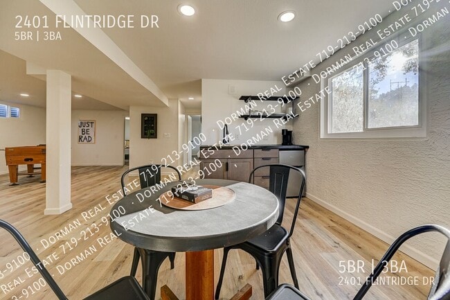 Building Photo - 2401 Flintridge Dr