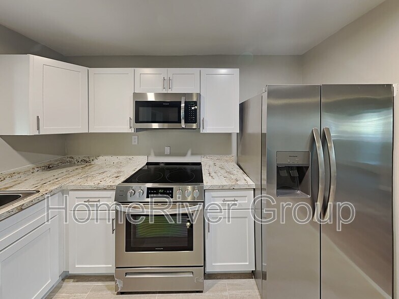 Building Photo - 651 22nd St NW