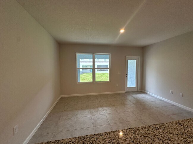 Building Photo - Brande New Townhome in South Daytona