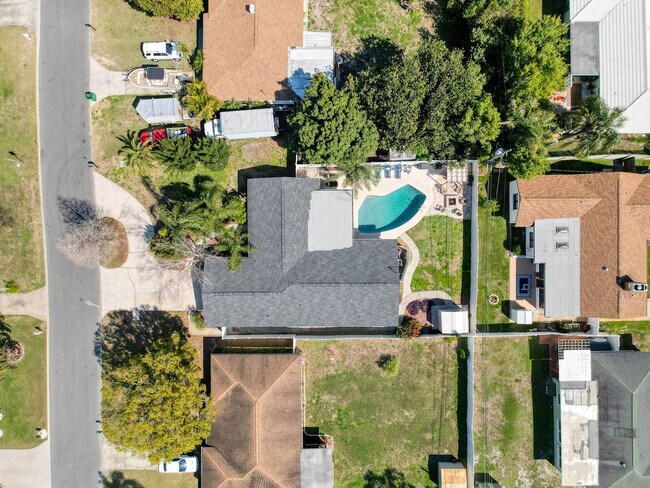Building Photo - 1465 Satsuma St