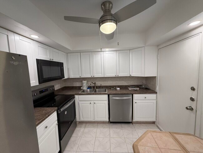 Building Photo - 4500 N Flagler Dr