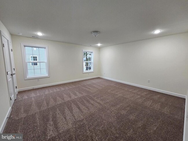 Building Photo - 6 Valhalla Ct