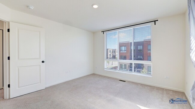 Building Photo - 2326 Venture Dr