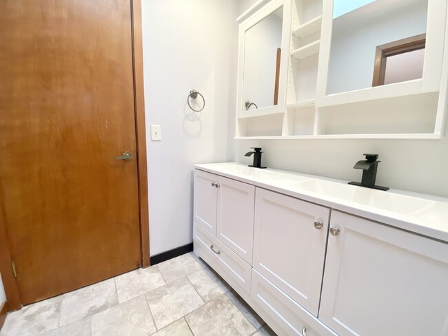 Building Photo - Rare opportunity to rent in Hilton Head Pl...